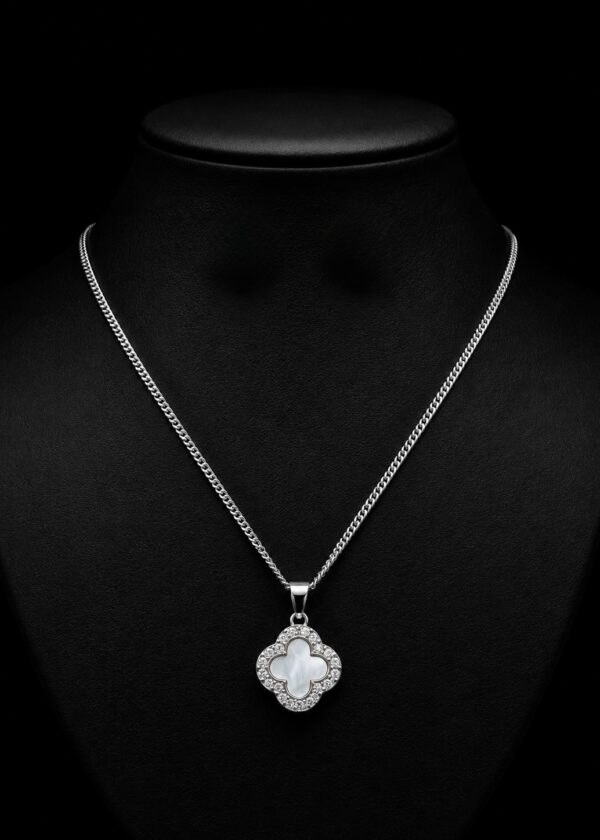 6d65b90a-d83b-4ffa-8ac9-40698bda2c42 Collar Van Cleef
